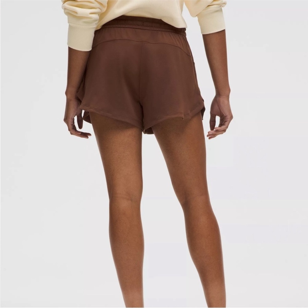 Lululemon Soft Jersey Mid Rise Curved Hem 3 Inch Short in Lava Cake Size Small - Picture 3 of 10